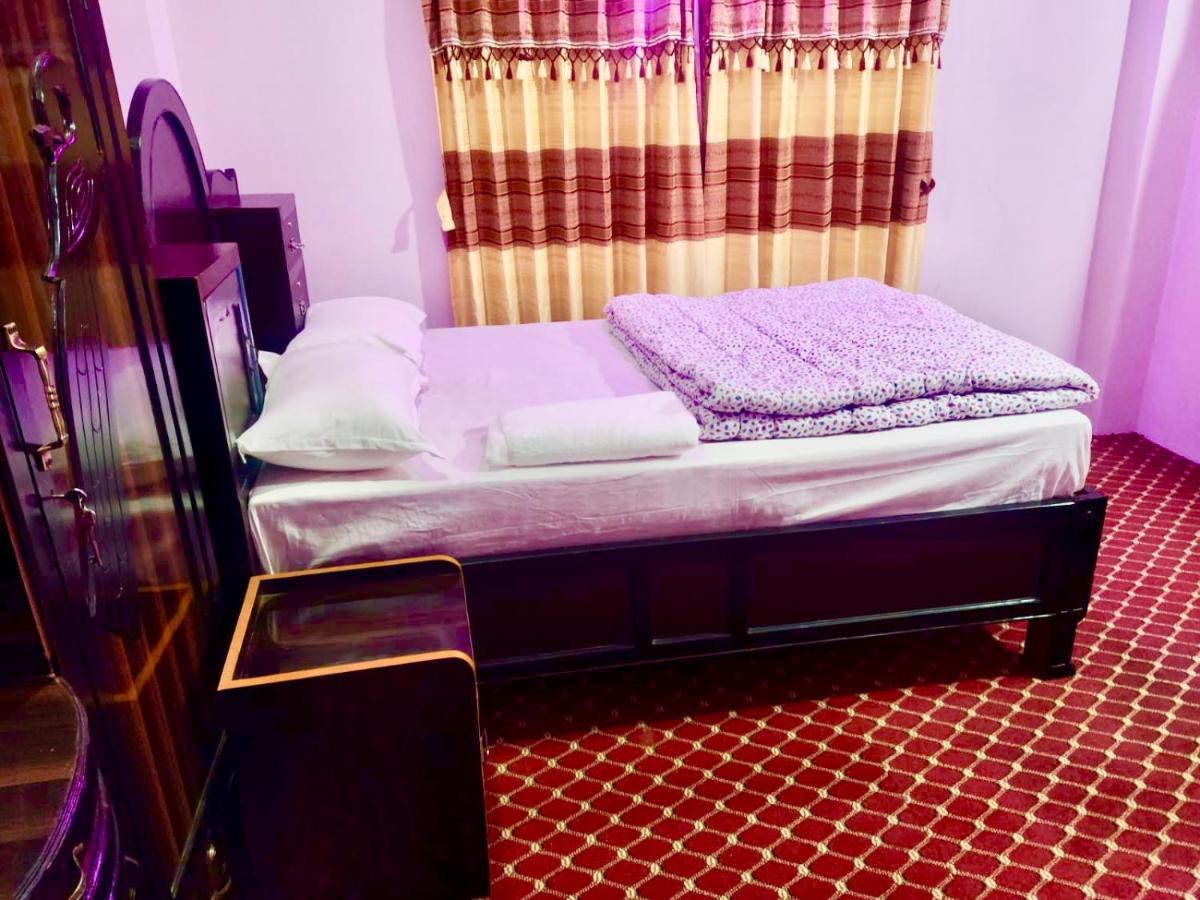 Sauraha Gaida House *
